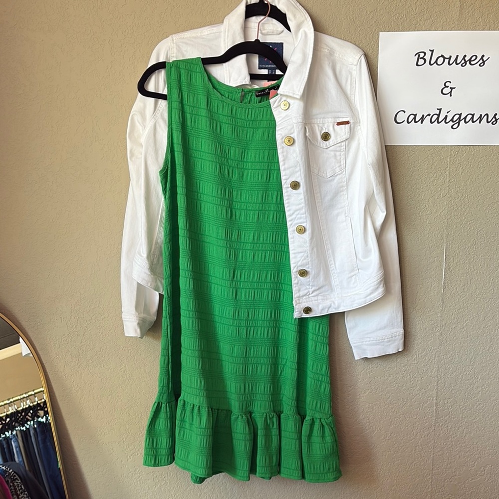 Green Sleeveless Dress with White Jacket